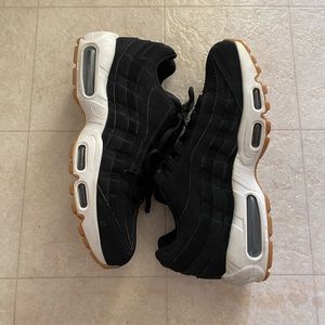 EUC Nike Women’s Air Max 95